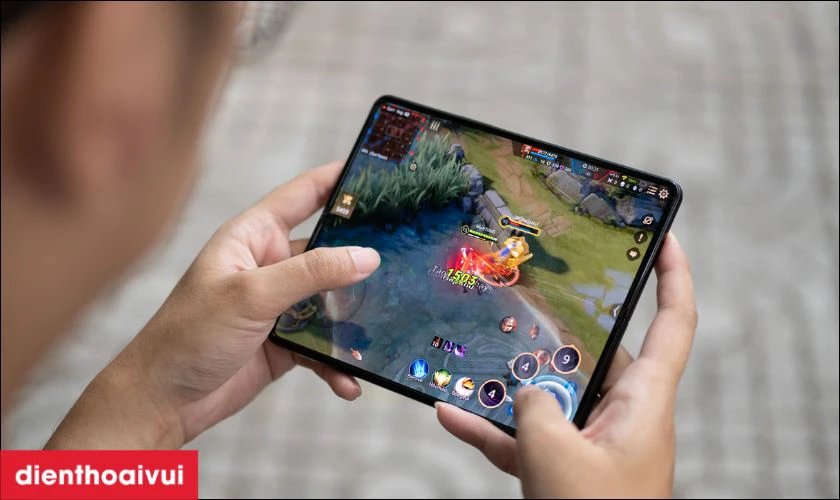 Pin Samsung Z Fold 4 sạc nhanh đầy nhưng nhanh hết v&agrave; hiệu năng pin giảm