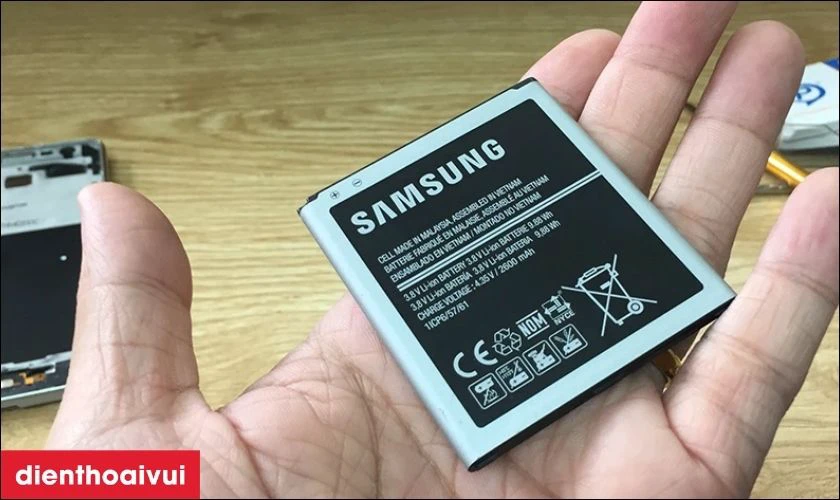 Dấu hiệu nhận biết khi n&agrave;o n&ecirc;n thay pin Samsung Z Series