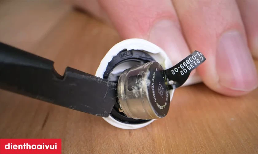 C&oacute; n&ecirc;n thay pin tai nghe Airpods 3 kh&ocirc;ng?