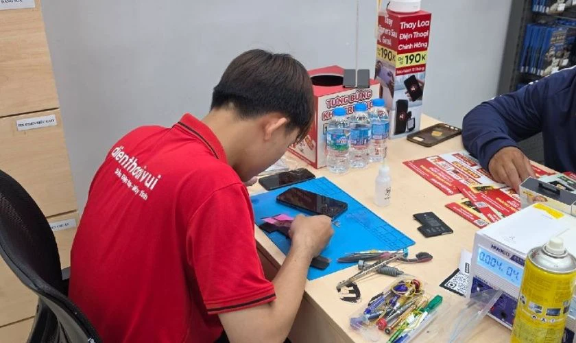 Thay pin Tecno quận 4