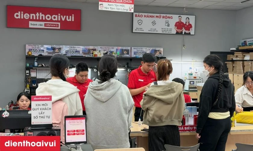 Quy trình thay pin Vivo V20 SE lấy liền, uy tín tại Điện Thoại Vui