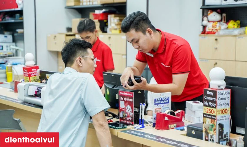 Quy trình sửa chữa minh bạch, khách hàng có thể theo dõi trực tiếp