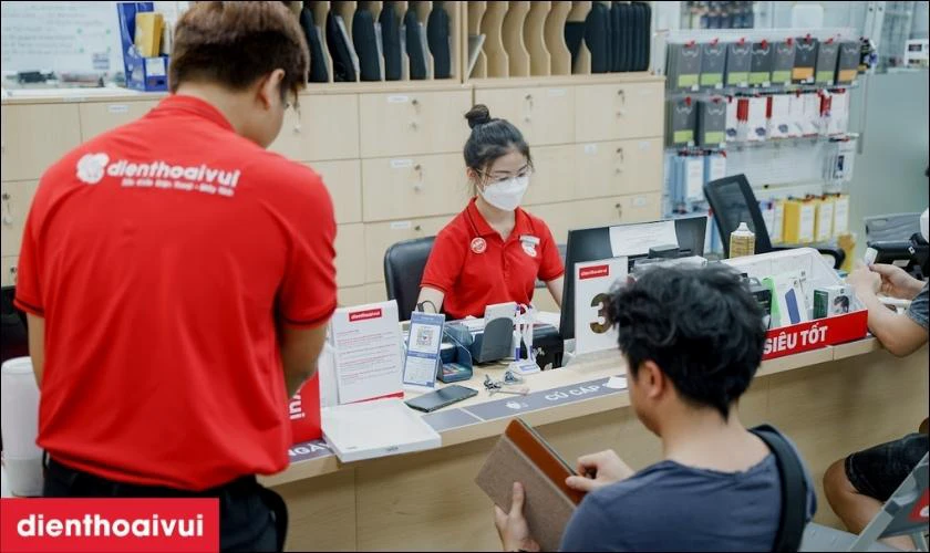 Có nên thay pin điện thoại Vsmart