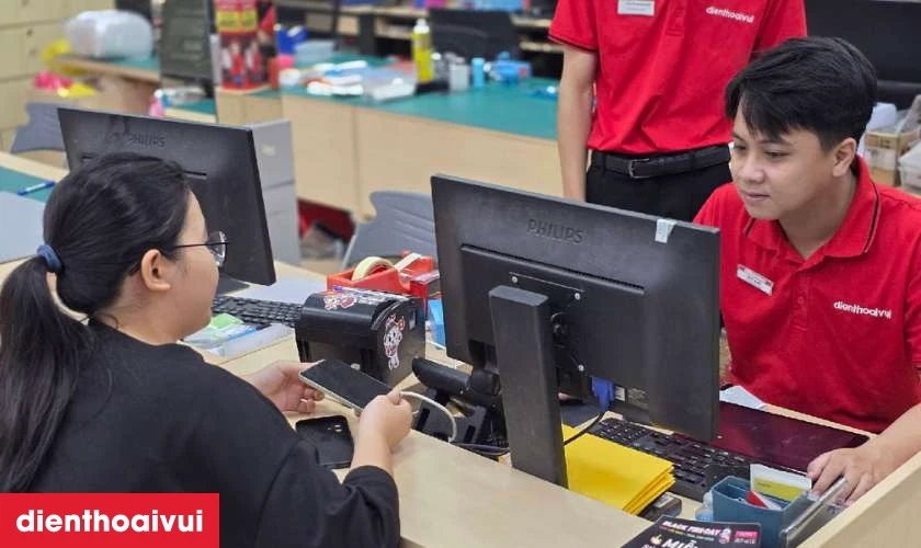 Quy tr&igrave;nh thay pin Xiaomi Mi 10T lấy liền, uy t&iacute;n tại Điện Thoại Vui