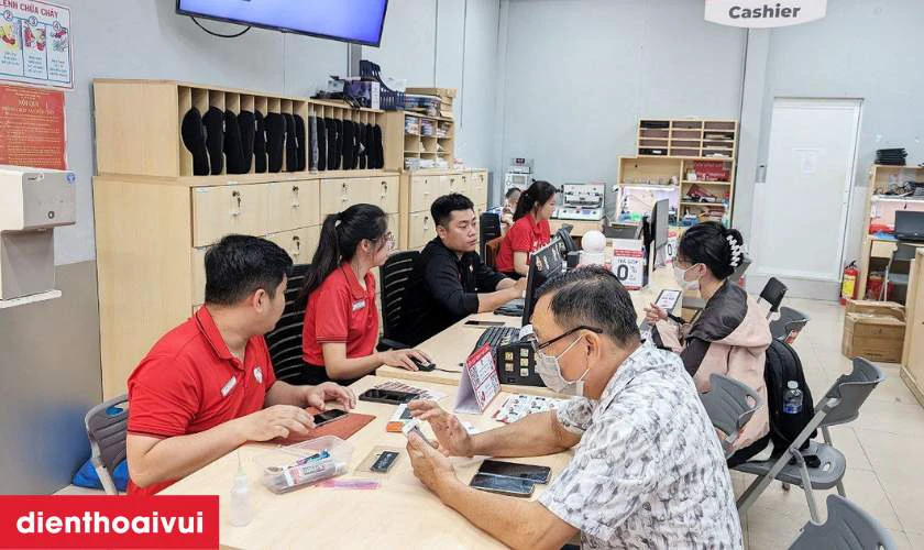 Dịch vụ thay pin lấy liền