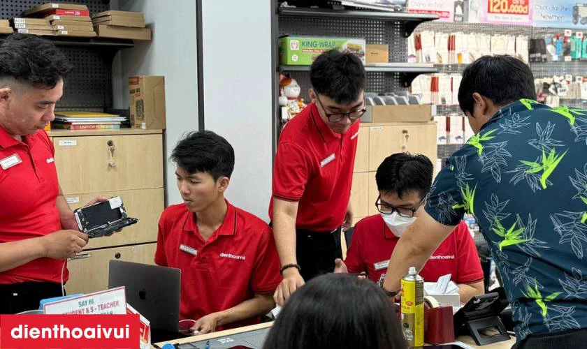 Dịch vụ thay pin Xiaomi Mi 5S Plus ch&iacute;nh h&atilde;ng Deji lấy liền tại Điện Thoại Vui
