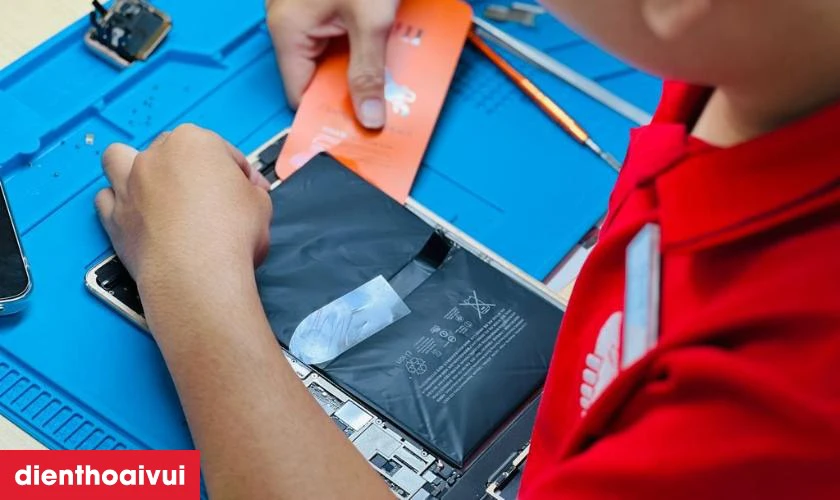 Quy tr&igrave;nh thay pin Xiaomi Mi Pad 4 lấy liền, uy t&iacute;n tại Điện Thoại Vui