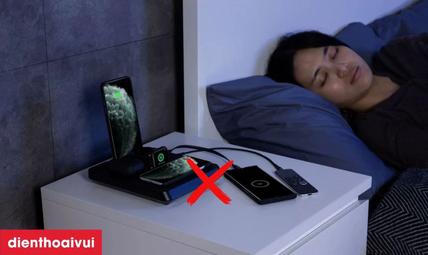 Th&oacute;i quen sạc sai c&aacute;ch dễ l&agrave;m pin bị chai