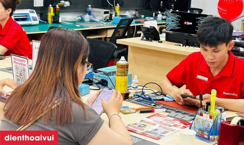 Cửa h&agrave;ng thay pin Xiaomi Redmi 6 ch&iacute;nh h&atilde;ng Deji