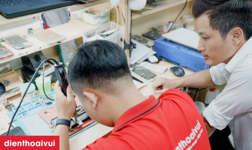 Những lưu &yacute; khi tiến h&agrave;nh thay pin Xiaomi