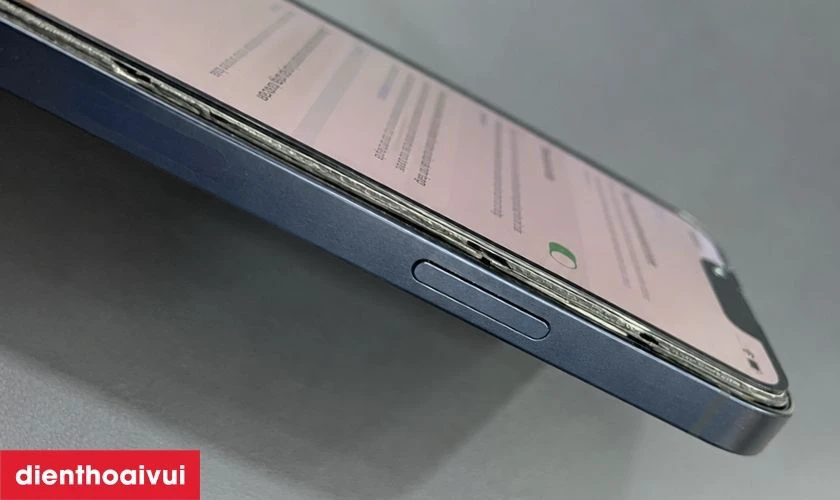 Dấu hiệu cần thay ron màn hình iPhone 13 Mini