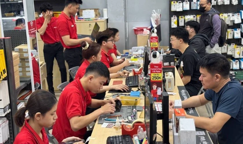 Thay màn hình MacBook Air/ Pro/ Retina chất lượng, uy tín tại Điện Thoại Vui