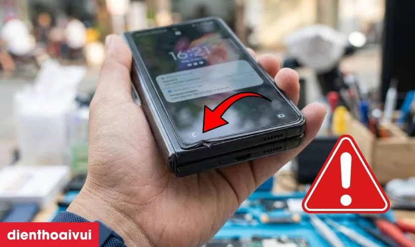 Khi n&agrave;o cần thay ron viền nẹp nhựa m&agrave;n h&igrave;nh Samsung Galaxy Z Fold 3?