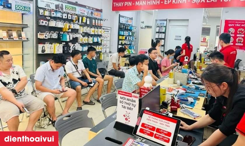 Tại sao n&ecirc;n thay ron viền nẹp nhựa m&agrave;n h&igrave;nh Samsung Galaxy Z Fold 5 ở Điện Thoại Vui?