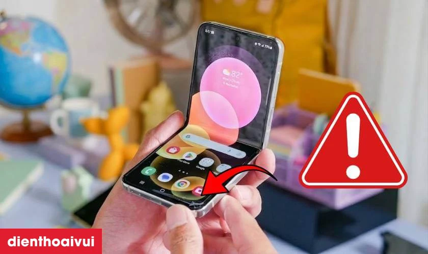 Thay ron viền nẹp nhựa m&agrave;n h&igrave;nh Samsung Galaxy Z Flip 5