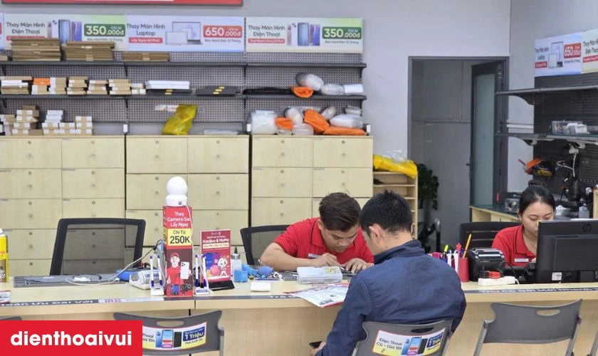 Quy tr&igrave;nh thay rung điện thoại iPhone chuy&ecirc;n nghiệp tại Điện Thoại Vui