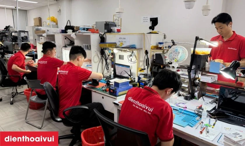 Thay vỏ iPhone uy tín, giá rẻ tại Điện Thoại Vui