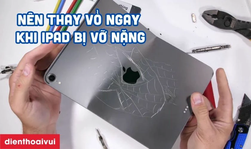 Vỏ iPad c&oacute; nhiều vết trầy s&acirc;u, ảnh hưởng vẻ ngo&agrave;i
