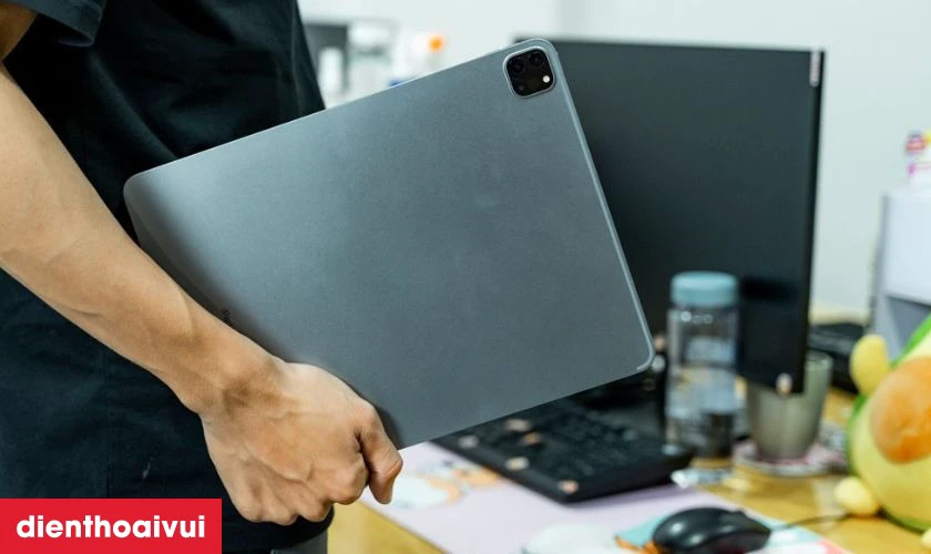 C&oacute; n&ecirc;n thay vỏ iPad Pro