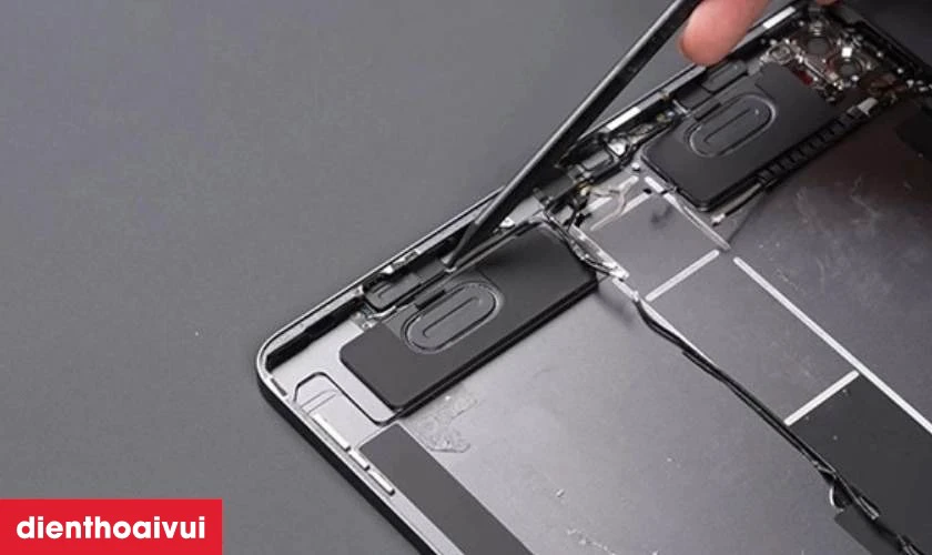 Thay vỏ iPad Pro 12.9 2022 l&agrave; g&igrave;