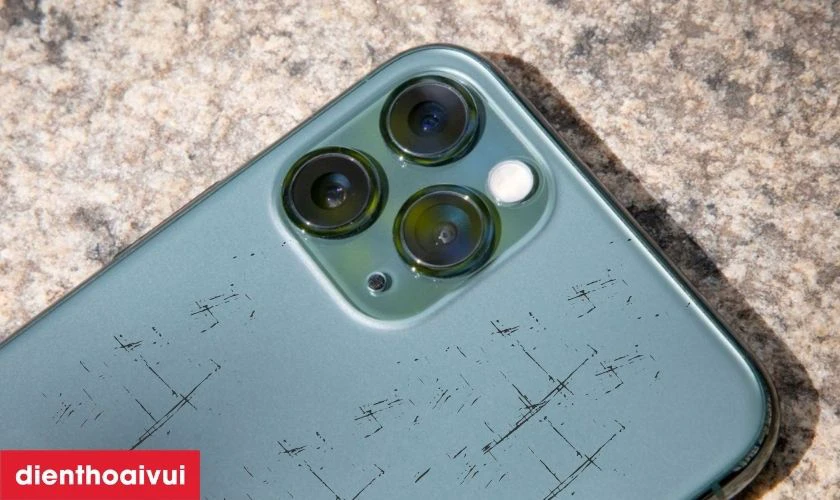 Khi n&agrave;o bạn n&ecirc;n thay vỏ iPhone 11 Pro Max h&atilde;ng Aries