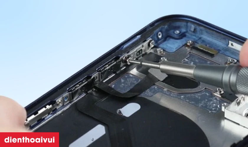 Khi n&agrave;o bạn n&ecirc;n thay vỏ iPhone 12 Mini ch&iacute;nh h&atilde;ng Aries