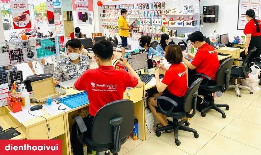Cửa h&agrave;ng thay vỏ iPhone 12 Pro ch&iacute;nh h&atilde;ng Aries lấy liền tại Điện Thoại Vui
