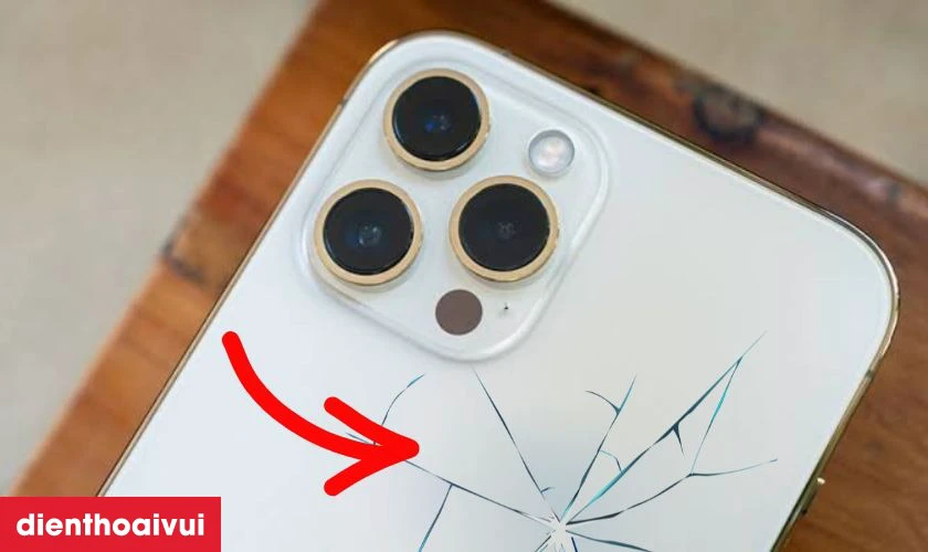Khi n&agrave;o bạn n&ecirc;n thay vỏ khung sườn iPhone