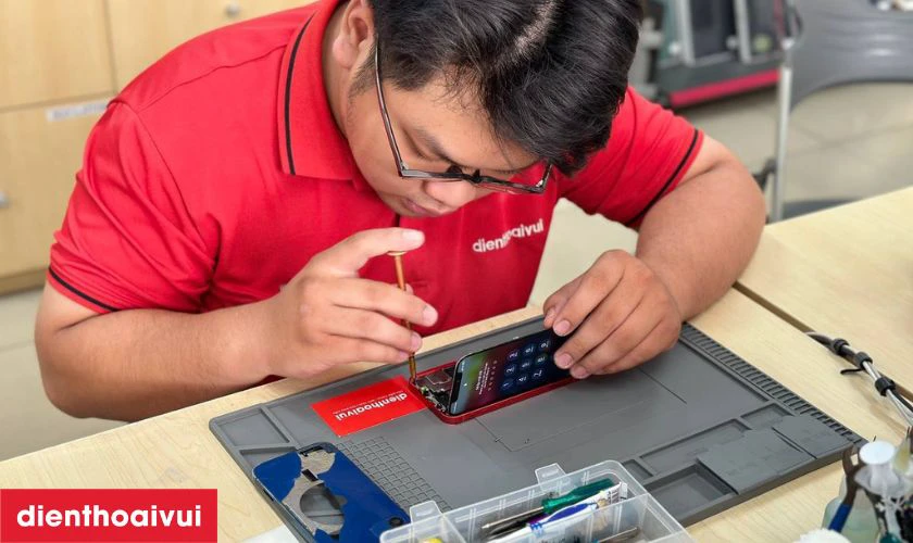 Dịch vụ thay vỏ iPhone 13 Pro ch&iacute;nh h&atilde;ng, lấy liền tại Điện Thoại Vui