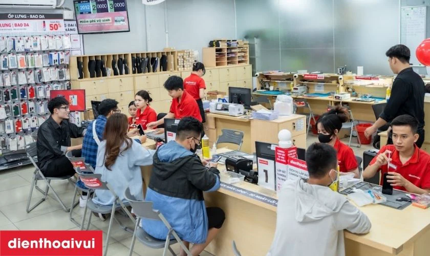 Quy tr&igrave;nh thay vỏ iPhone 14 Plus tại Điện Thoại Vui