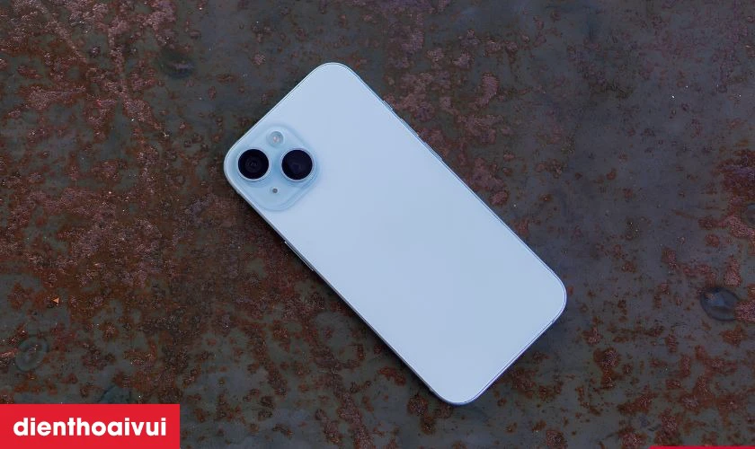 Muốn thay vỏ iPhone 15 để đổi m&agrave;u