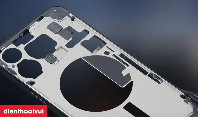 C&oacute; n&ecirc;n thay vỏ iPhone 15 Pro kh&ocirc;ng?
