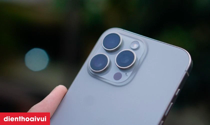 Có nên thay vỏ iPhone 15 Pro Max chính hãng Aries không
