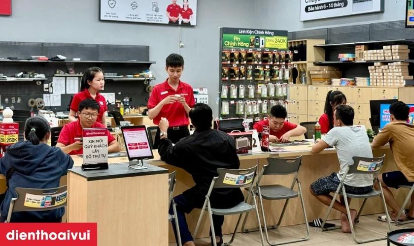 Dịch vụ sửa chữa điện thoại chính hãng, lấy liền tại Điện Thoại Vui