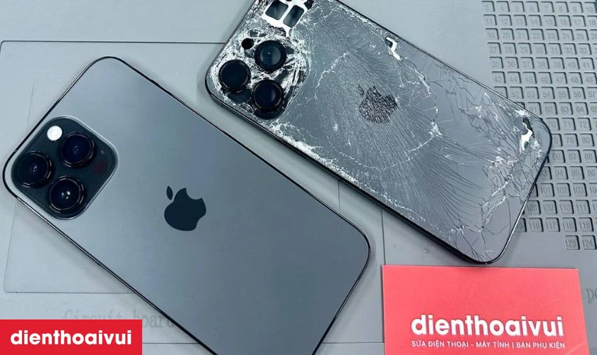 Cửa h&agrave;ng thay vỏ iPhone
