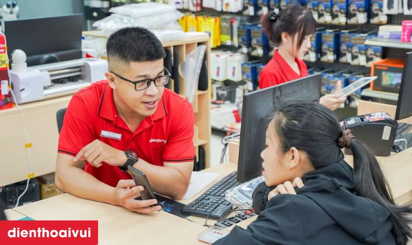 Kh&aacute;ch h&agrave;ng được quan s&aacute;t trực tiếp v&agrave; giải th&iacute;ch r&otilde; r&agrave;ng từng bước