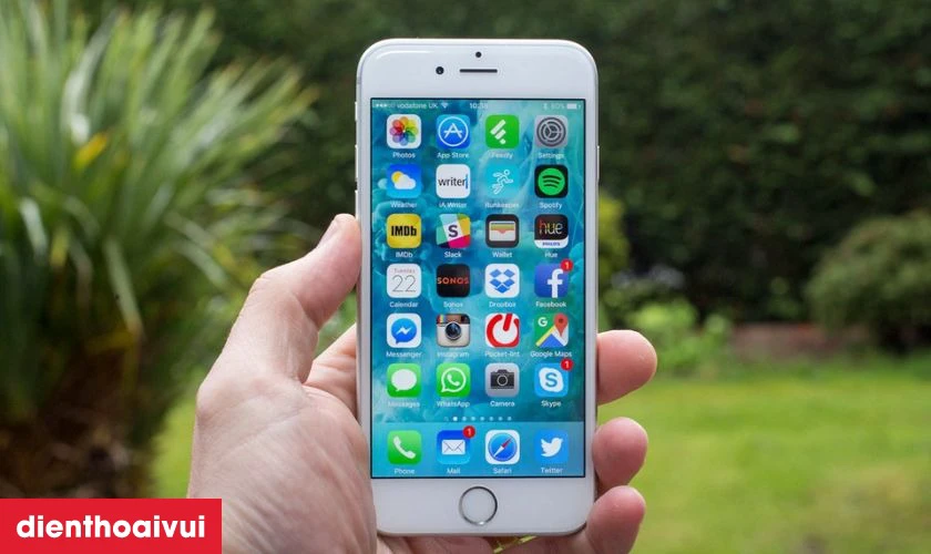 iPhone 6S với vỏ ngo&agrave;i l&agrave;m từ hợp kim nh&ocirc;m Series 7000 bền bỉ hơn