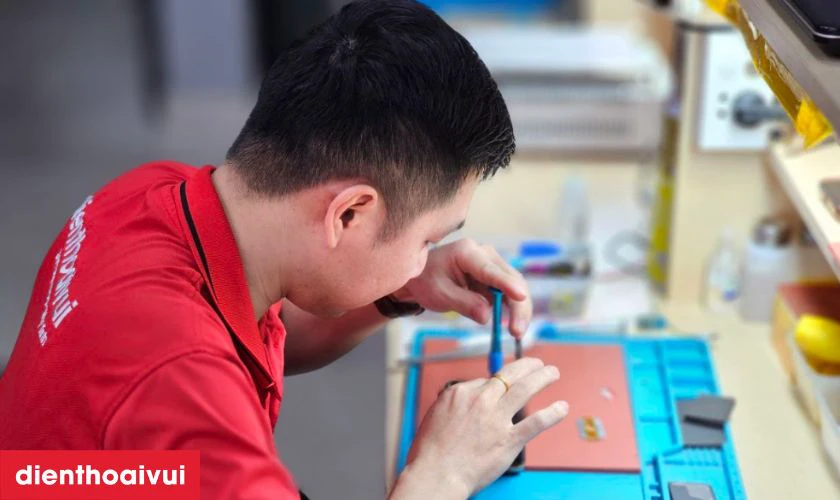 Dịch vụ thay vỏ ip 7 Plus đen nhám, đỏ giá rẻ lấy ngay tại Điện Thoại Vui