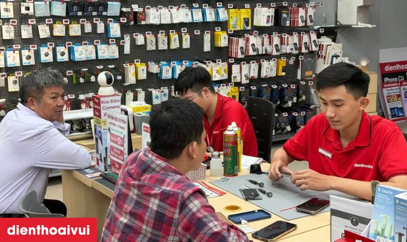 Quy tr&igrave;nh thay vỏ iPhone Air 5G GENA tại Điện Thoại Vui