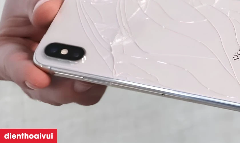 Trường hợp n&agrave;o cần thay vỏ iPhone Xs?