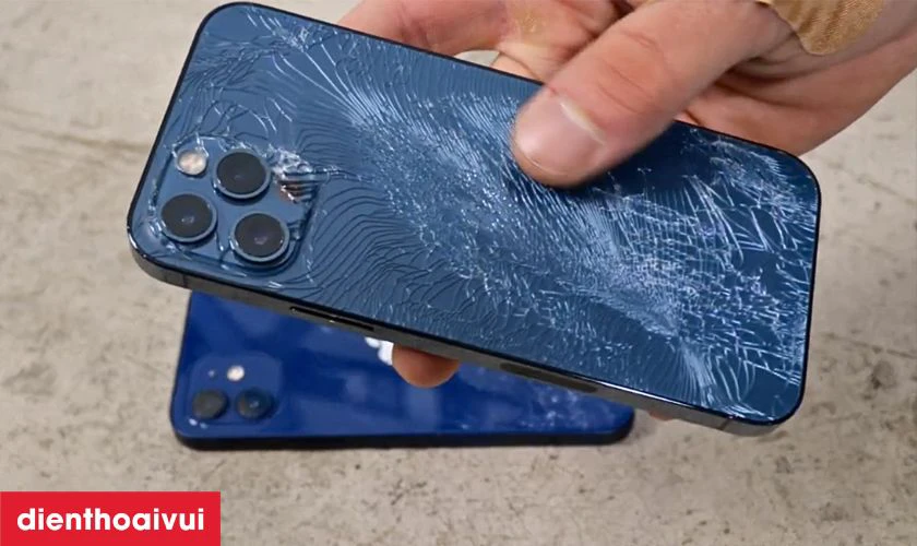 Khi n&agrave;o bạn n&ecirc;n thay vỏ khung sườn iPhone?