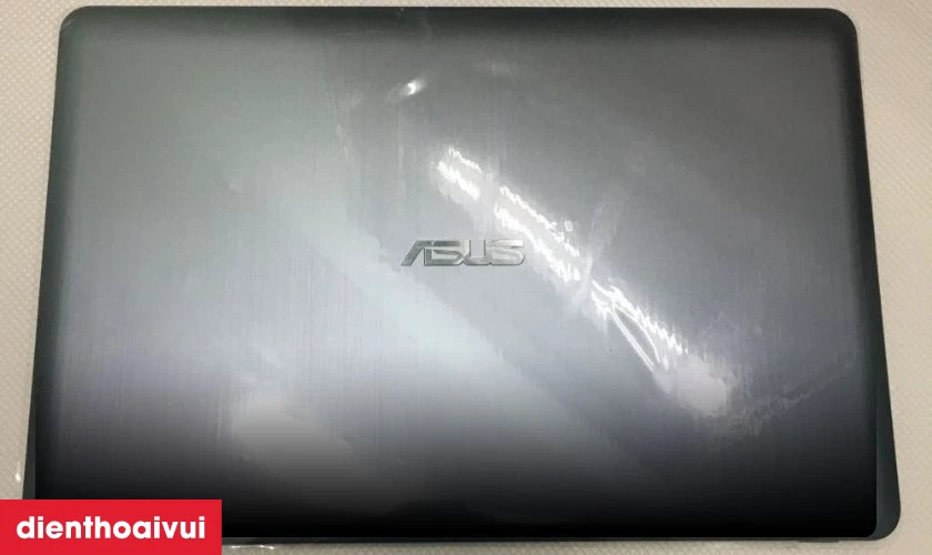 Vỏ Asus c&oacute; dấu hiệu mất m&agrave;u