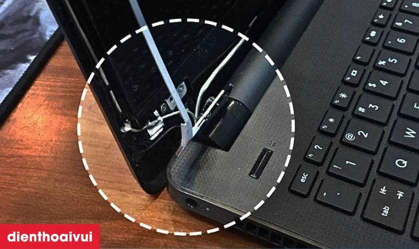 Nguy&ecirc;n nh&acirc;n khiến vỏ laptop Asus bị hỏng