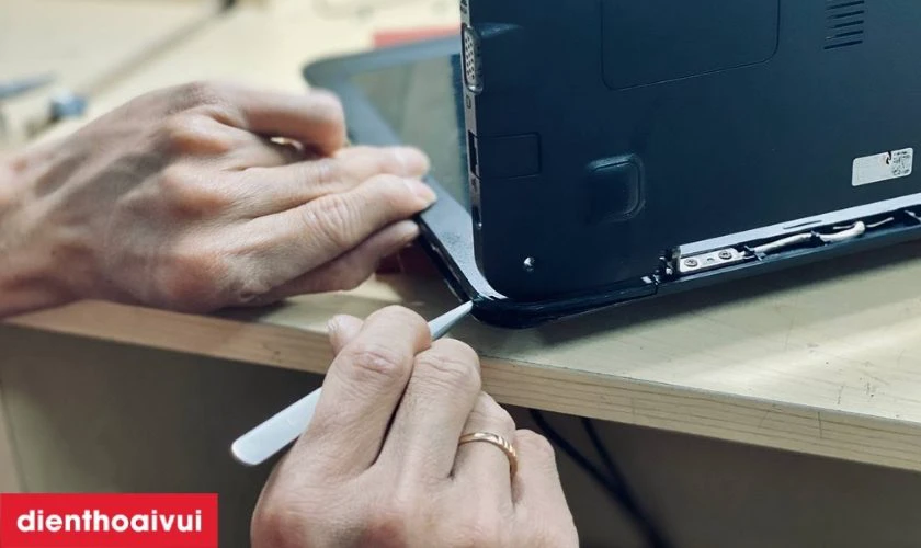 Thay vỏ laptop