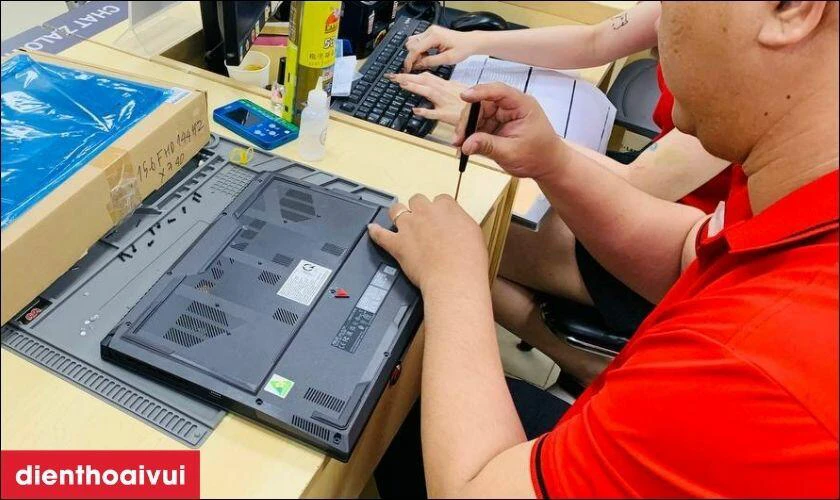 Quy tr&igrave;nh thay vỏ laptop Lenovo tại Điện Thoại Vui
