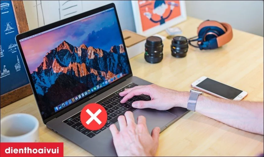 Nguyên nhân Macbook bị trầy xước, móp méo