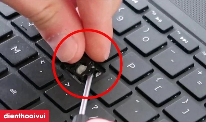 B&agrave;n ph&iacute;m bị hỏng cần thay mới để cải thiện trải nghiệm
