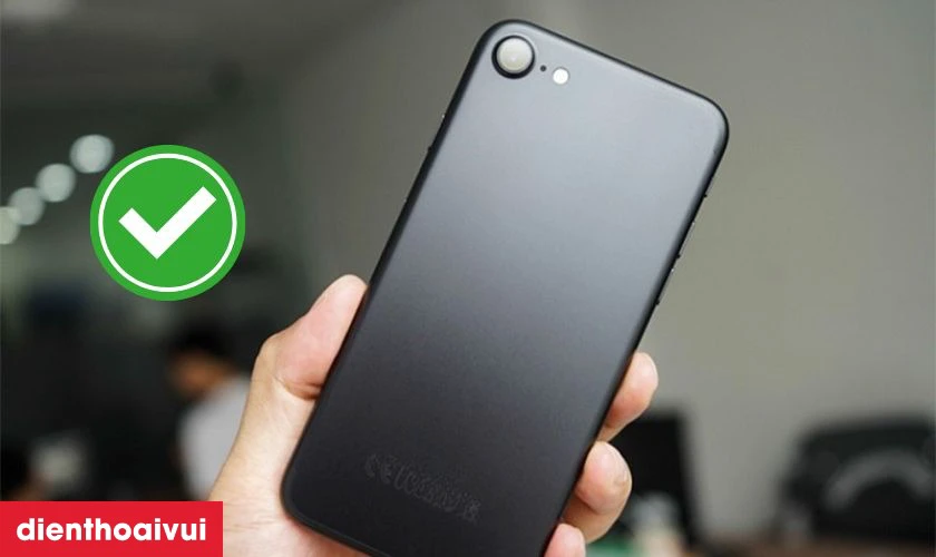 Thay vỏ iPhone 7 ch&iacute;nh h&atilde;ng GENA