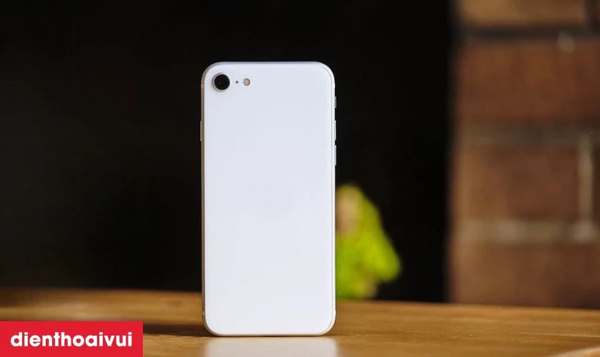 Thay vỏ m&aacute;y iPhone SE 2020