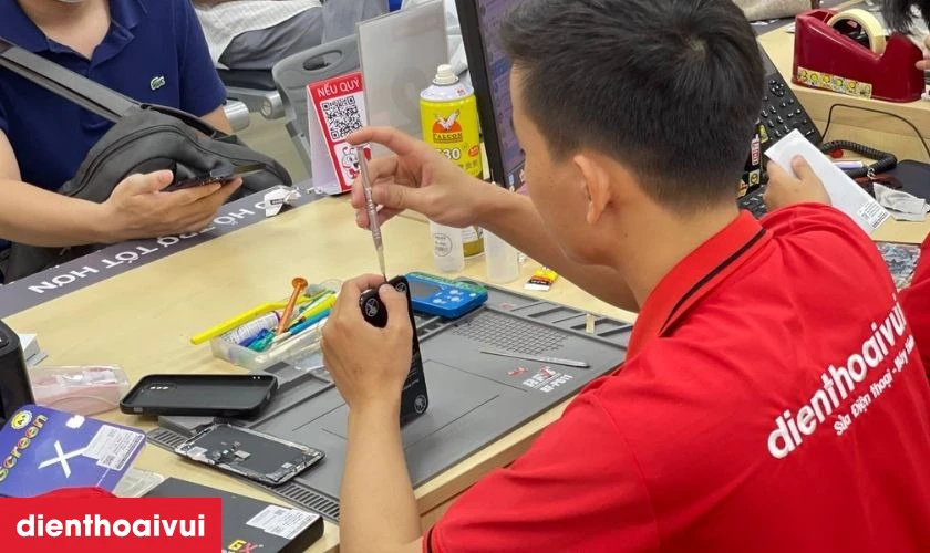 Quy tr&igrave;nh thay vỏ OPPO Reno 2F tại Điện Thoại Vui&nbsp;